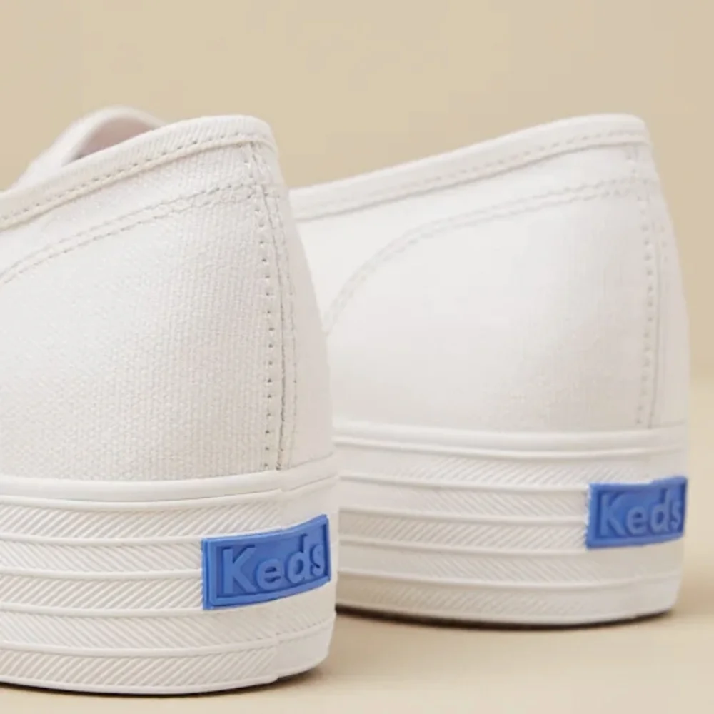 Keds White Floral Embroidered Slip-On Sneakers Size 9 NWT